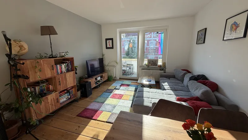 Temporary Rental Sept–May: Bright, Fully Furnished 2-Room Apartment with Balcony — photo 1
